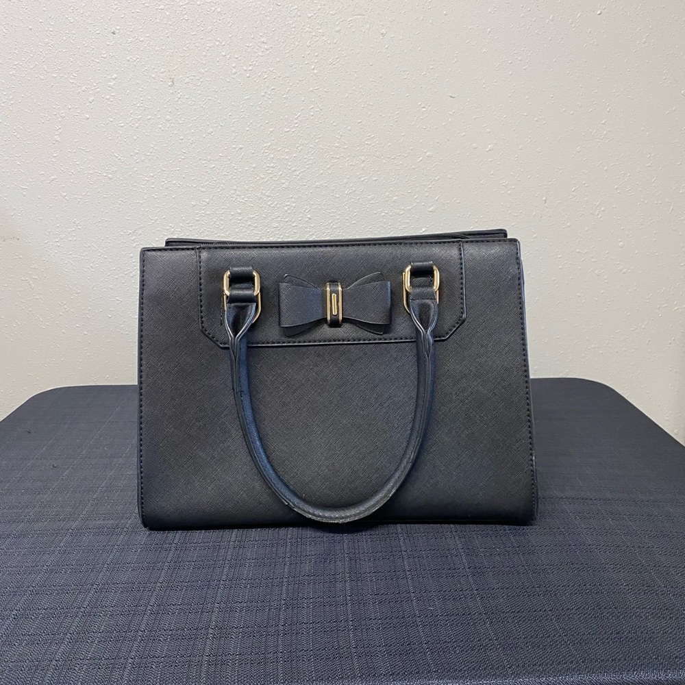 Black Medium sized Handbag w Bow Detail + Gold hardware
